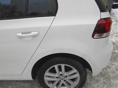 Заднее левое крыло Volkswagen Golf после ремонта и покраски